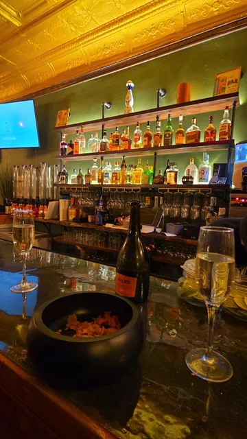 El Chamo Bar & Grill