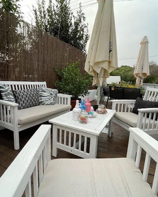 One by One Food y Drinks. Cocktails, Music, 60/70/90/90, Tv Sports