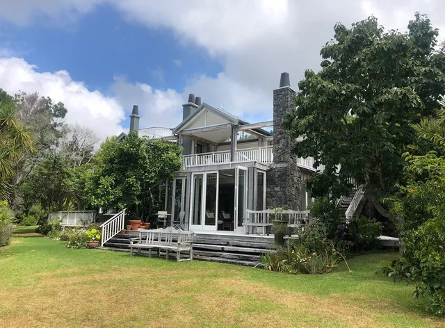 970 Lonely Bay Lodge