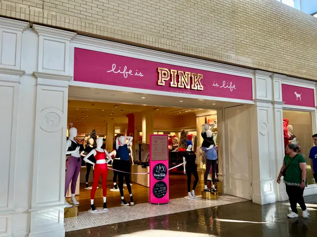 Victoria's Secret & PINK