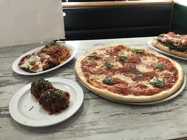 IDK NY Pizza Chicken & Calzones