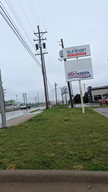 Mac's Cinnamon Rolls And Baked Goods