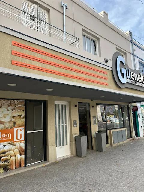 Panaderia Güeneken Tortas - Facturas - Especialidades