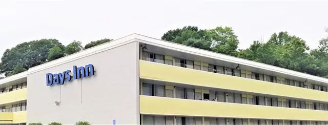 Days Inn by Wyndham Alexandria South