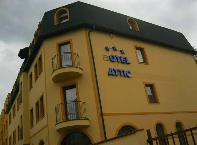 Attic Hotel