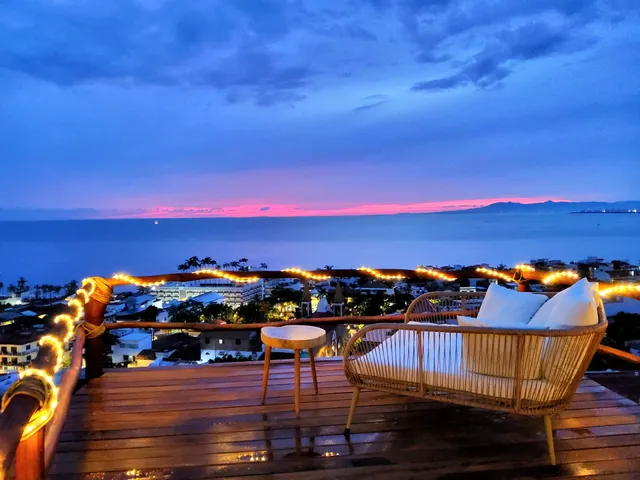 Casa Sunset-Spectacular Ocean Views Boutique Condos