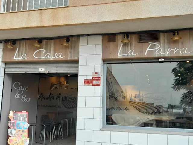 La casa la parra bar & cafe