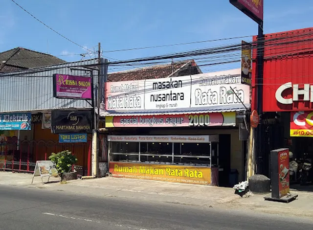 Rumah Makan Rata Rata