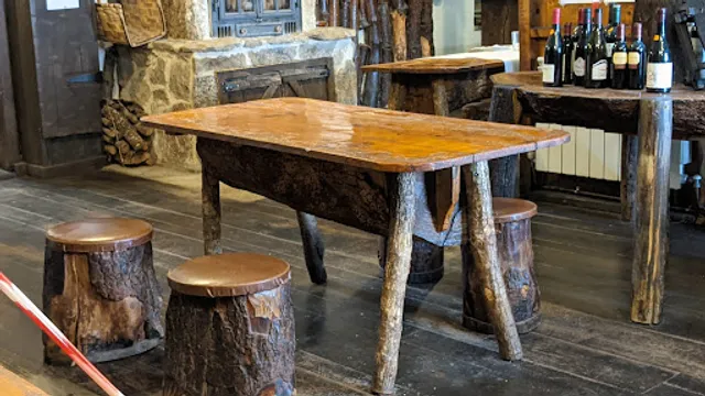 Café - Bar "Os Pinos" (Casa Agenor)