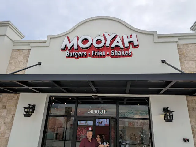 MOOYAH Burgers, Fries & Shakes