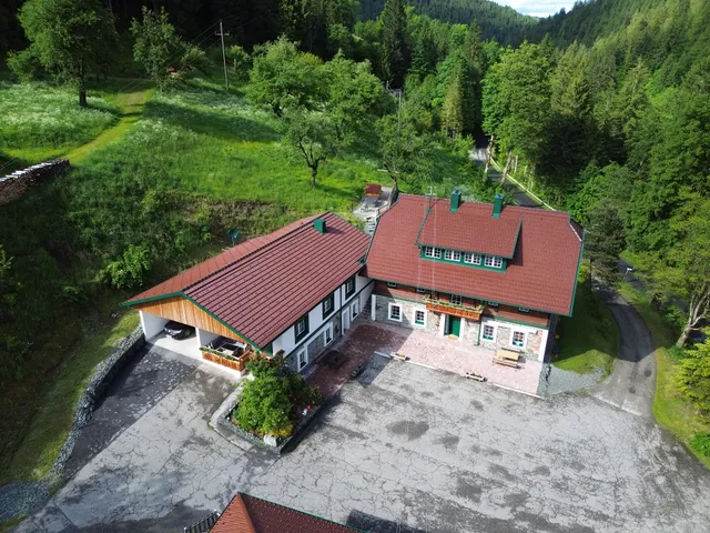 Landhaus Grünjuwel - Natur Pur Urlaub in Kärnten - Ferienwohnungen mit Sauna und Whirlpool