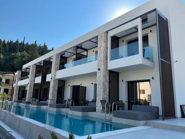 LAN-GO LUXURY LIVING Sivota
