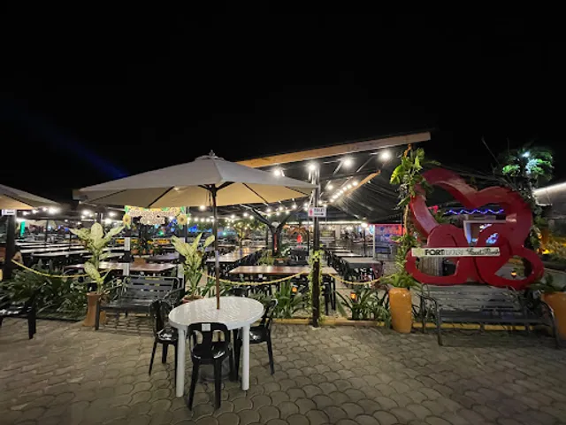 Fortridge Food Park (Panglao Island)