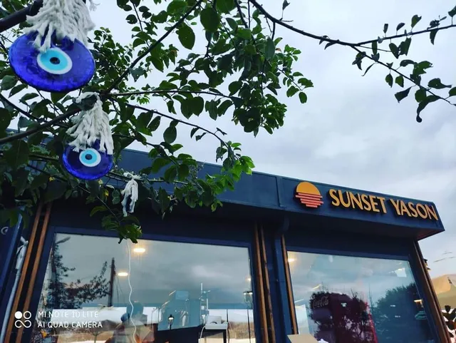 Sunset Yason Cafe