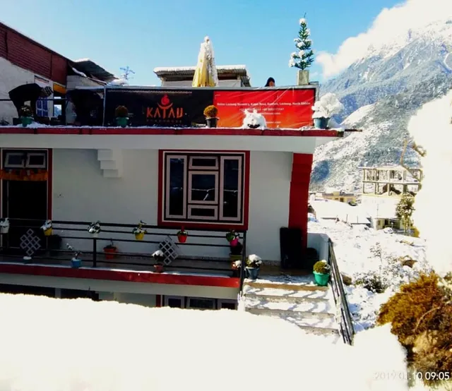 Katau road house Lachung