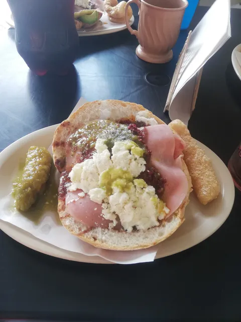 Tortas De La Barda Chencho