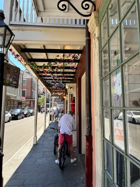 Hemline French Quarter