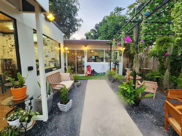 PAUSE CAFÉ & LIBERTHAI TOUR