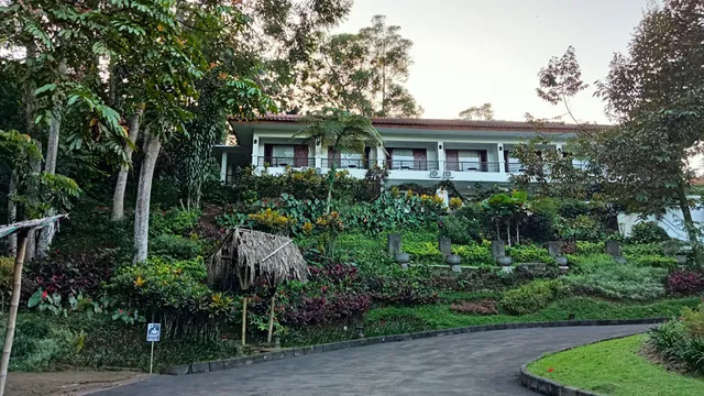 ATHARRAZ HOTEL & CONVENTION