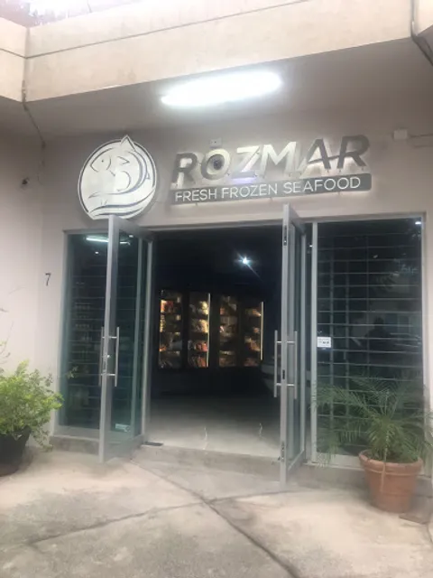 ROZMAR Seafood Bugambilias