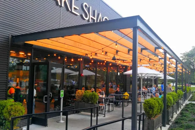 Shake Shack Staten Island Mall - New Springville