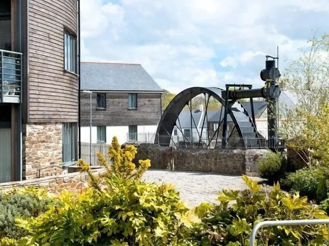 Wheel Water Apartment