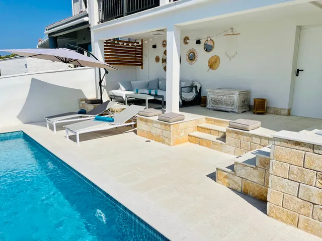 Villa Lemony Apartments