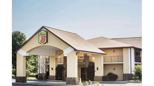 Super 8 by Wyndham Lavonia