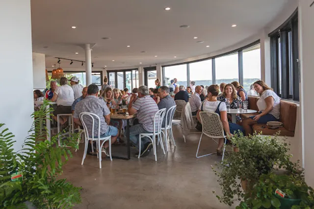 The Hill Bar & Kitchen