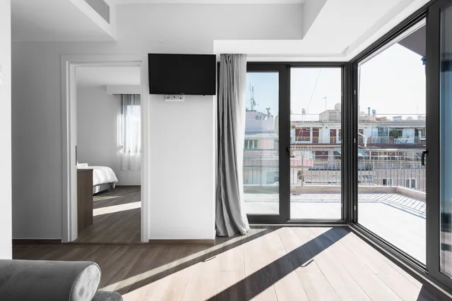 Penthouse Level 8, Nilie Hospitality MGMT