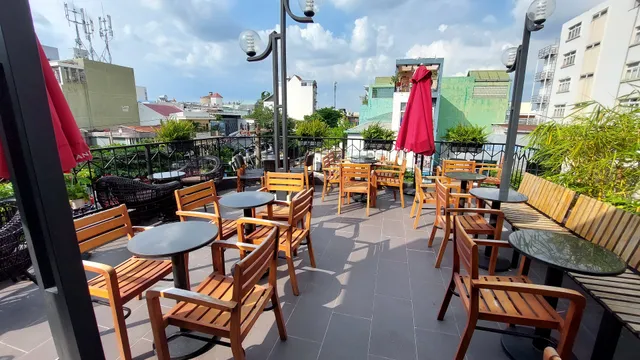 Highlands Coffee Trường Sơn