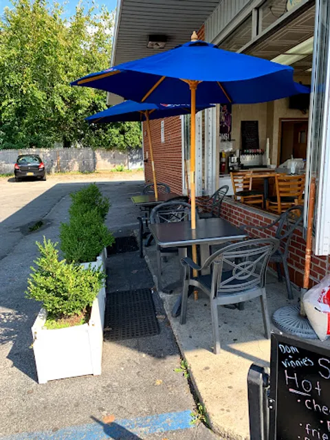 Dom & Vinnie's Pizzeria