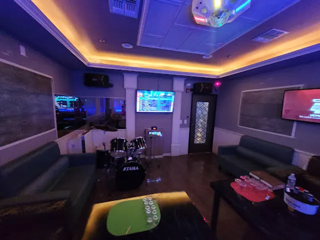 Hanam Karaoke (하남 노래방)