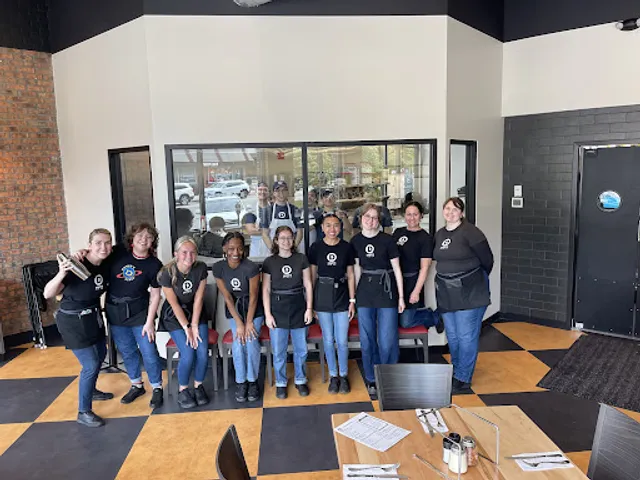 Dewey's Pizza - Covington