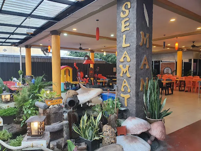 Man & Milah Medan Selera Ikan Bakar