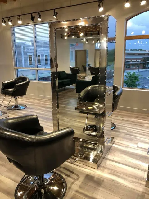 The James Salon & Spa - Ada
