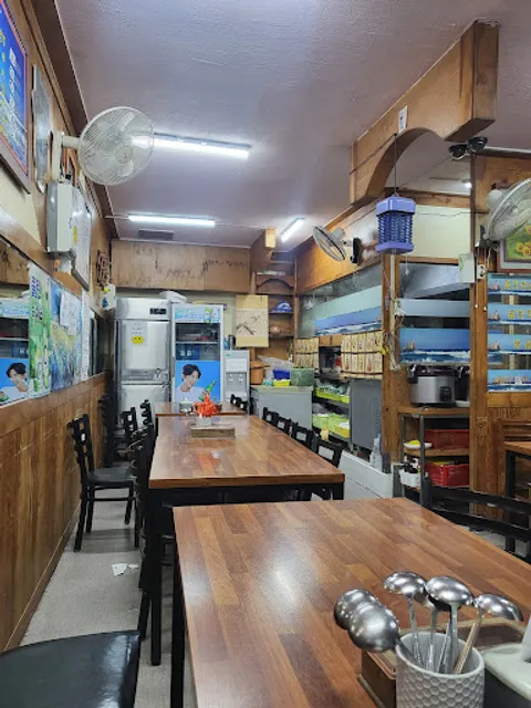 통영멸치쌈밥집