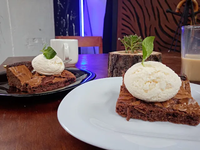 Xhine Restaurant & Family bar