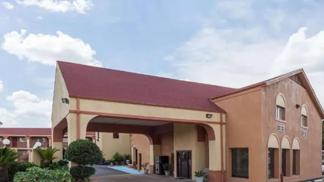 Super 8 by Wyndham Athens TX