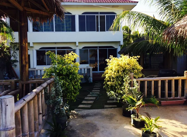 Oslob Garden Stay Beach Resort - 2 Star
