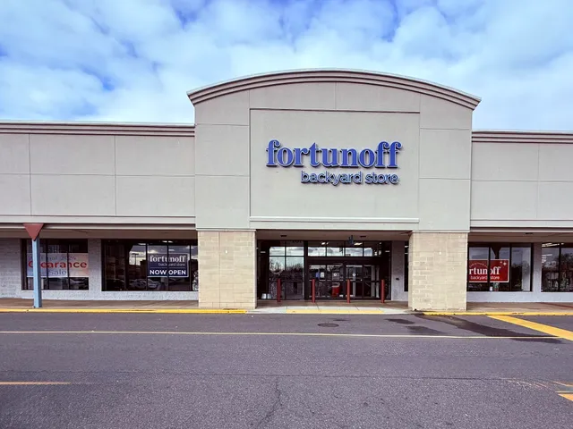 Fortunoff Backyard Store