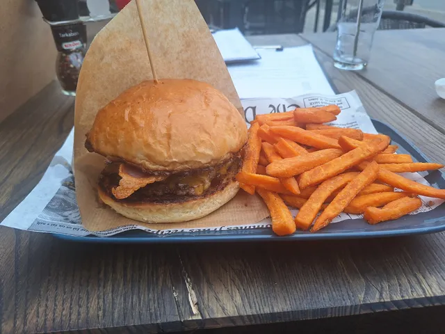 Trója The Garden étterem