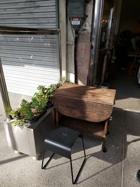 Handpicked coffee roaster