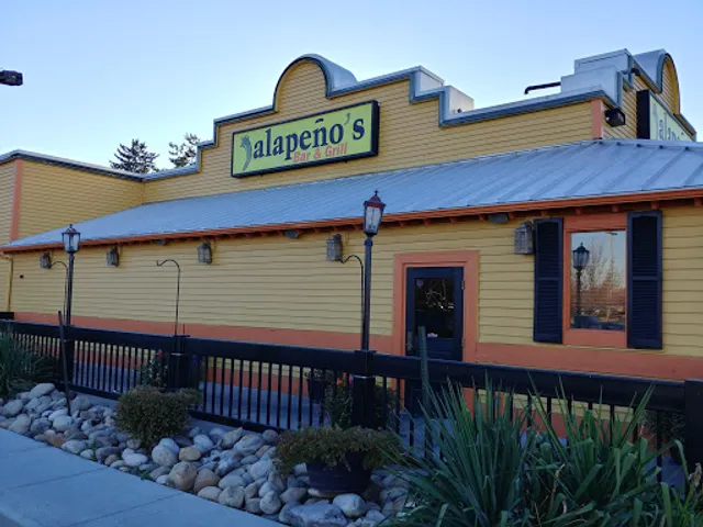 Jalapenos Bar And Grill