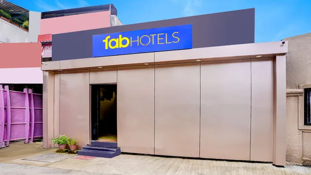 FabHotel Sumit palace