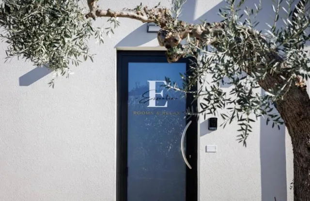 Essentia Rooms & Relax