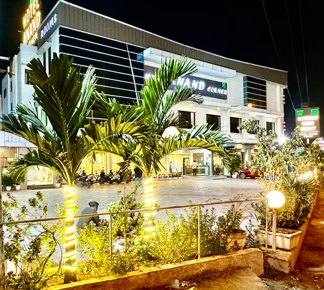 Hotel Anand Corner/Veg.Restaurant & Rooms