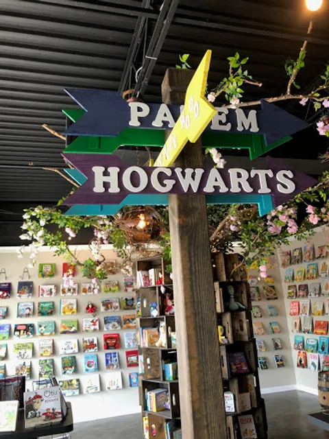 1st Avenue Pizza, Books & Ice Cream