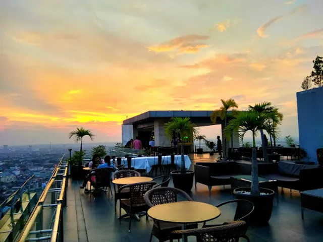 Sky Park Cafe & Bar