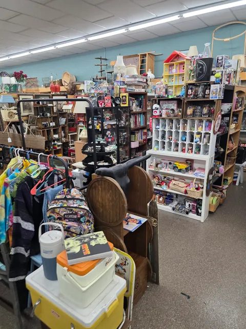 Antiques and Uniques on Main